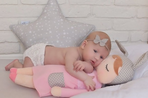 Spiaca bábika Metto XL