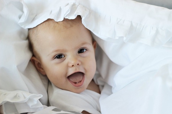 postelna bielizen baby dadaboom sk Krásne plnené obliečky s volánikmi sú zárukou dobrého spánku dieťaťa.
