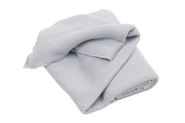 deka siva 3 dadaboom sk scaled Celoročná, mäkká a priedušná deka v minimalistickom štýle. Tkané výlučne z certifikovanej bambusovej priadze s prídavkom bavlny