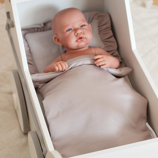 900 Sada posteľnej bielizne pre bábiky Cotton & Sweets je krásnym návrhom pre plyšového medvedíka alebo bábiku.