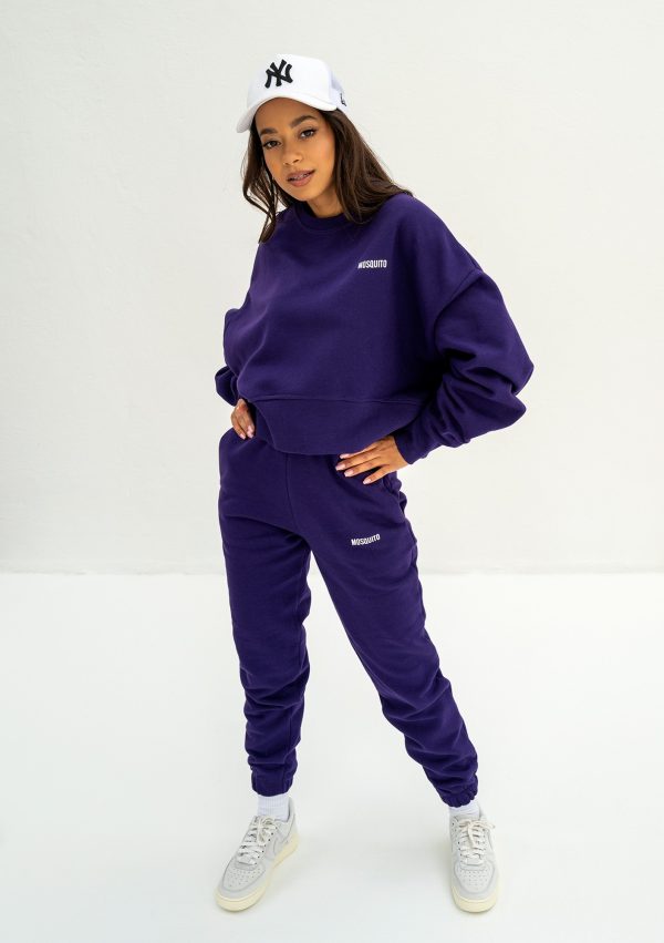 pure spodnie dresowe deep purple scaled <strong>Hľadáte štýlový a pohodlný outfit?</strong> Kvalitné a nadčasové tepláky sa rozhodne v šatníku mať oplatí.